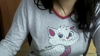 Turkse Camgirl Met Een Schattige En Zelfgemaakte Video