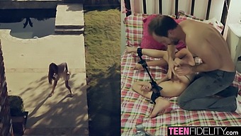 Hd-Kunst Van Bondage En Onderdanigheid Met Jonge Pornosterren