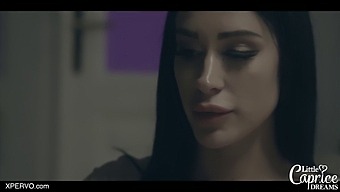 Lola Bellucci'S Passionate Encounter With A Muscular Man After A Game Of Poker In High Definition