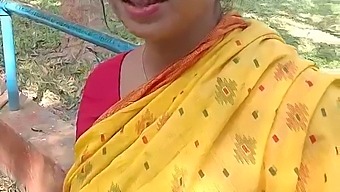 Desi Hot Sexy Bhabi Enjoys Amazing Sex Session